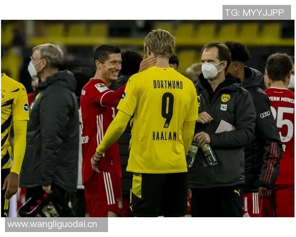 莱万感慨黄老板新专辑印在国家德比球衣上意义非凡